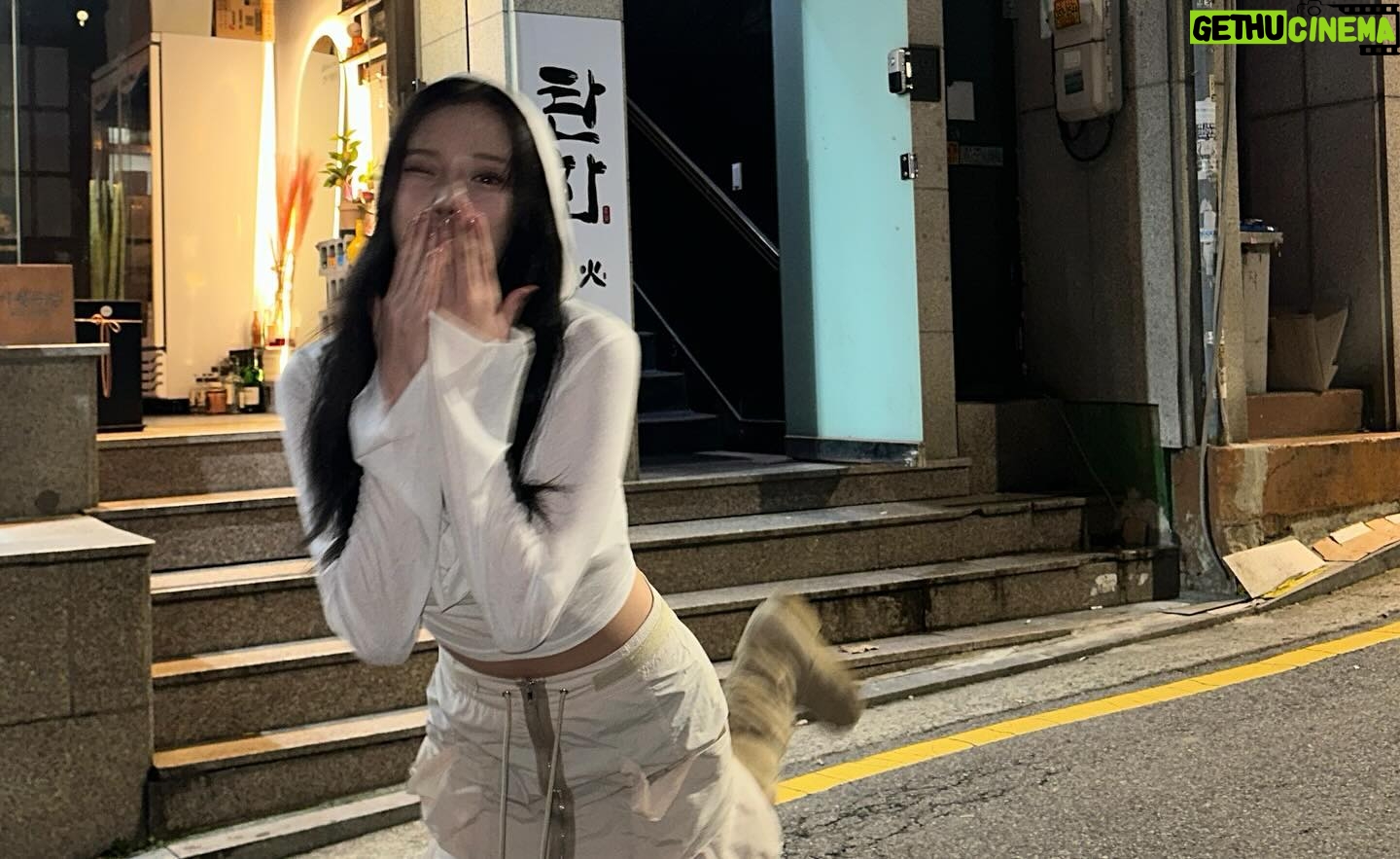 JooE Instagram - 2024년에도 사랑을 합시다 우리 사랑을 담아 2023.12.31