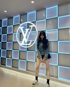 JooE Instagram - #louisvuitton #lvprefall23
