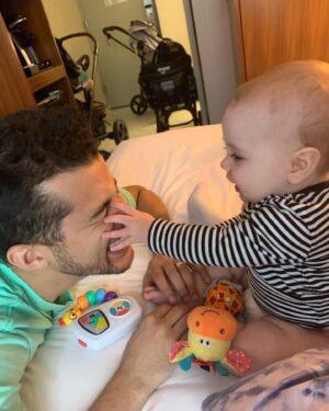 Jordan Fisher Instagram - mar-apr 💜🤙🏽