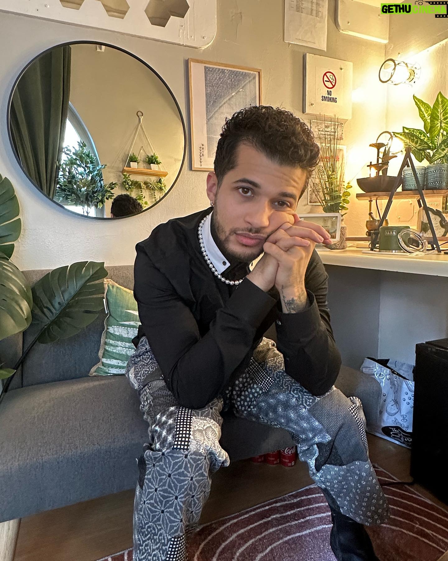 Jordan Fisher Instagram - the theme is plants
