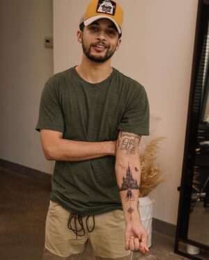 Jordan Fisher Instagram - “I will hold your hand from wherever for however long”
Much honor to meet the best person @jordanfisher and work on the piece together.
Give him my 2023 best wish🫶🏻