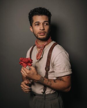 Jordan Fisher Instagram - Your first look at @jordanfisher as the boy who’s workin’ on a song.

📸: @andyhenderson