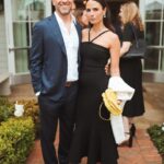 Jordana Brewster Instagram - April ❤️💐