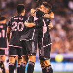 Jordi Alba Instagram - 3!! Gran victoria del equipo para seguir sumando!! 💪🏻💗🖤
