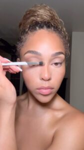 Jordyn Woods Instagram - GRWM🌹