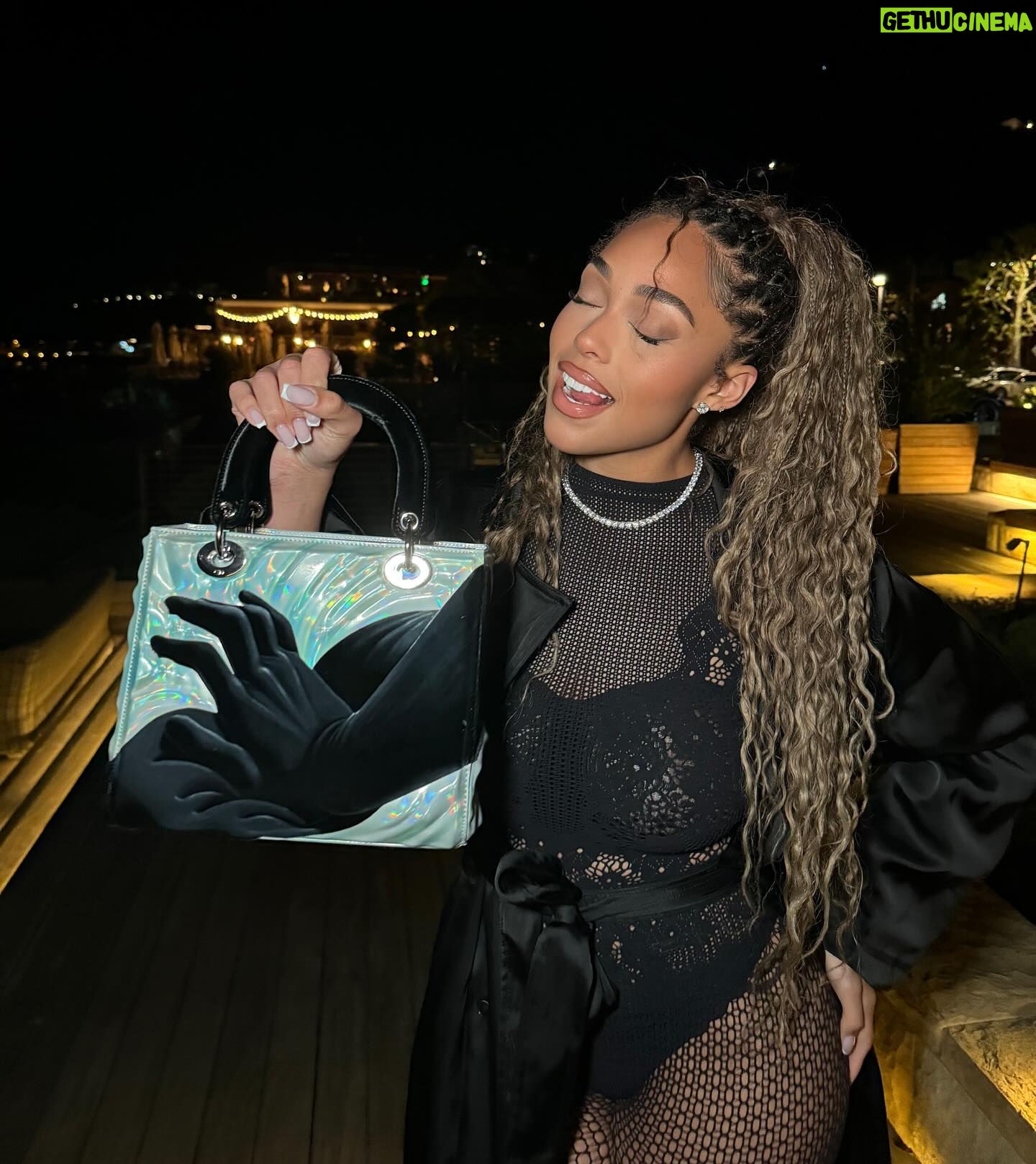 Jordyn Woods Instagram - you got that thing that somebody will look for but won’t find 😘