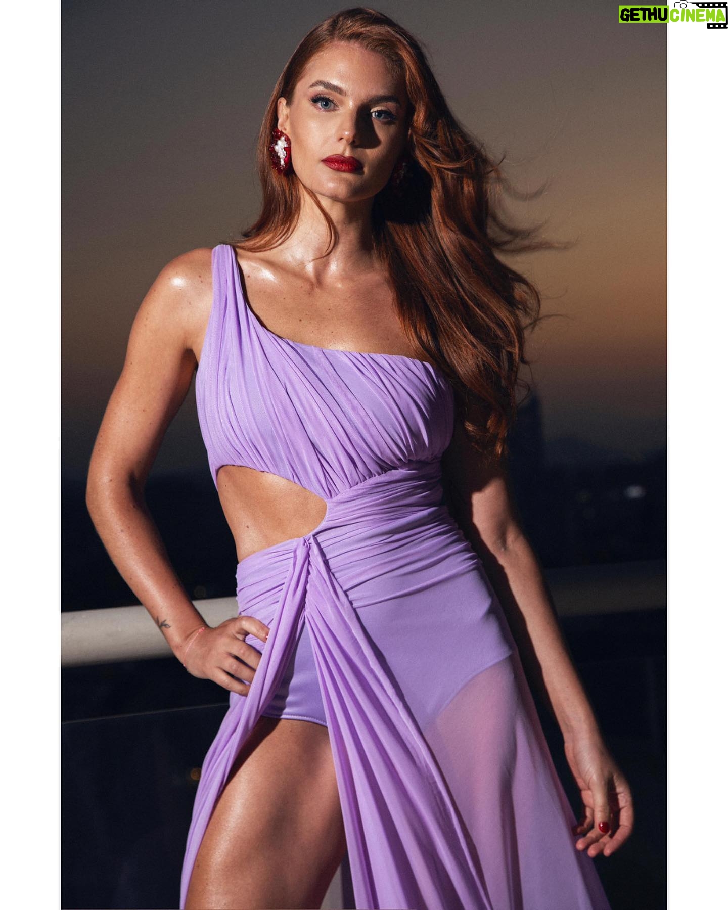 Josefina Montané - 24.6K Likes - Vestir los diseños de mi hermana @andreamontanenovias es un orgullo. Toda mi admiración 🙌🏻
MUA @franklinathos primisima
Fotos @simonpaisthomas
Joyas/aros @vargasbayer
Color pelo @rodrirocks
Team ✨ @versusmanagement
@sheratonscl
@premioscaleuches