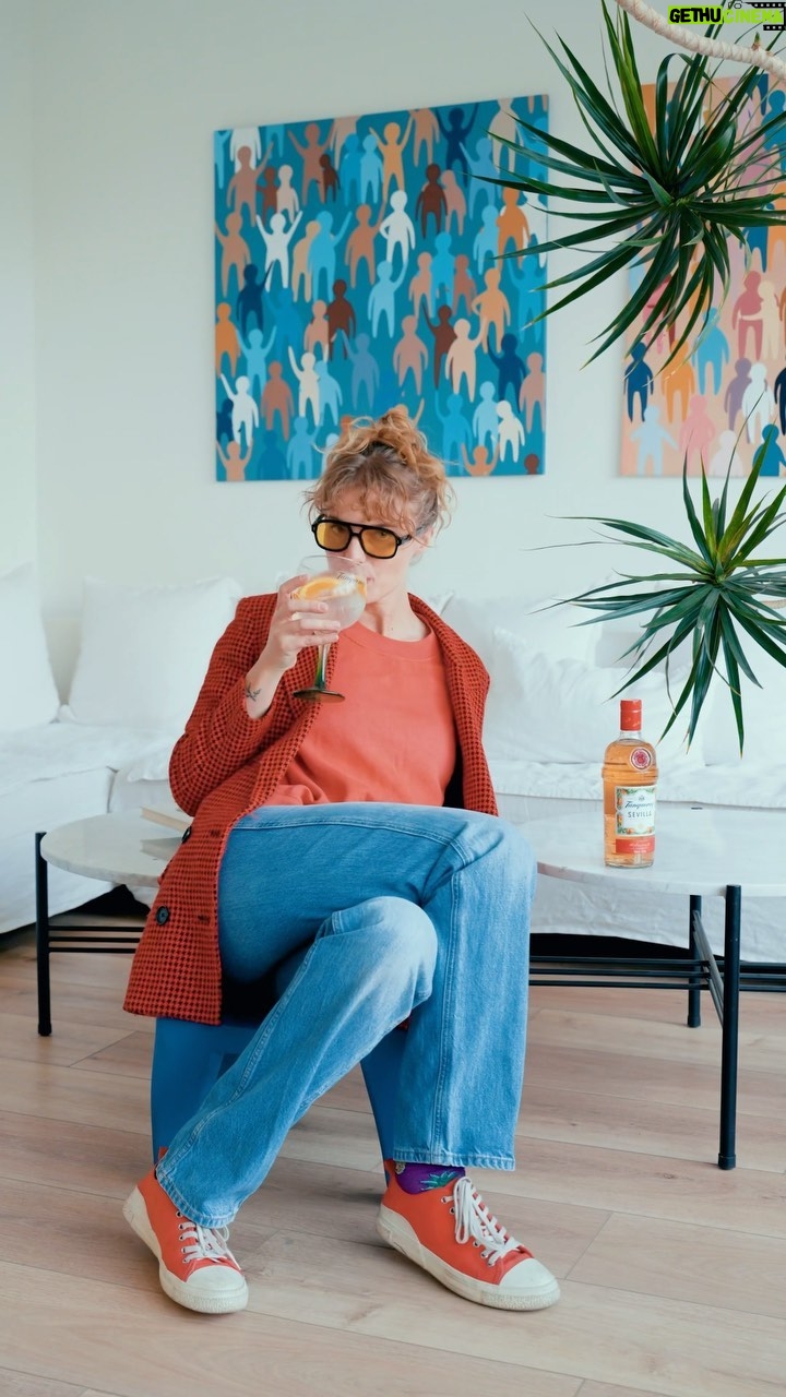 Josefina Montané Instagram - #ad Un look para cada Tanqueray, un Tanqueray para cada ocasión. #MagnificamenteTanqueray @tanqueraygin #menoresniunagota.