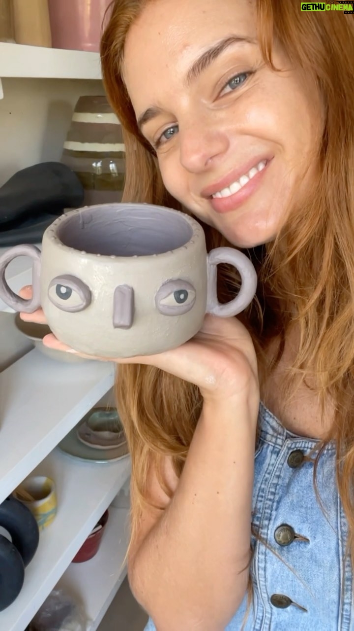 Josefina Montané Instagram - Mi primer bebé de cerámica 💕 Hace años que tenía ganas de hacer esto! Estoy muy emocionada con el resultado. GRACIAS Sofía de @eterra_ceramicas por compartir conmigo este precioso trabajo. @franklinathos me encanta aprender contigo TQM!