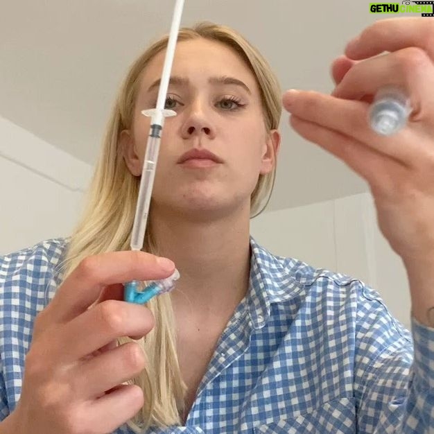 Josefine Frida Pettersen Instagram - ✨DOPAMIN✨ I had the best summer in Denmark filming this series with the most amazing people💕 Go stream it on Discovery now!