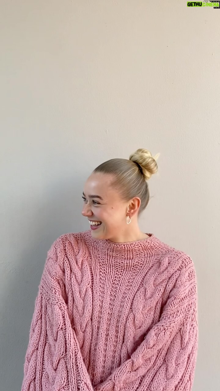 Josefine Frida Pettersen Instagram - Reklame - jeg blir student hos @askprivatist !!!⭐️ Jeg fullførte aldri videregående skole og frem til nå har jeg tenkt at for å fullføre vitnemålet mitt, må jeg sette livet på pause. Det har jeg jo ikke tid til! Så fikk jeg vite om ASK nettstudier - ingen klasserom, ingen reisevei og ingen oppmøtetider! Da finnes det jo ingen unnskyldninger for å vente lenger, så i 2024 skal jeg i samarbeid med Ask opp i 7 eksamener! Jeg gleder meg enormt til å sette i gang og til å ta dere med på det som kommer til å bli et veldig spennende år✨ #askprivatist #ambassadør