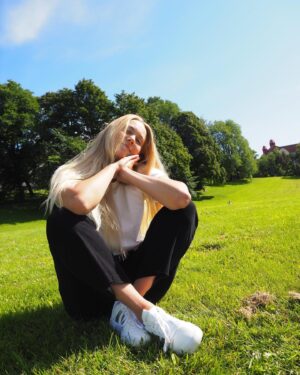 Josefine Frida Pettersen Instagram - park pause