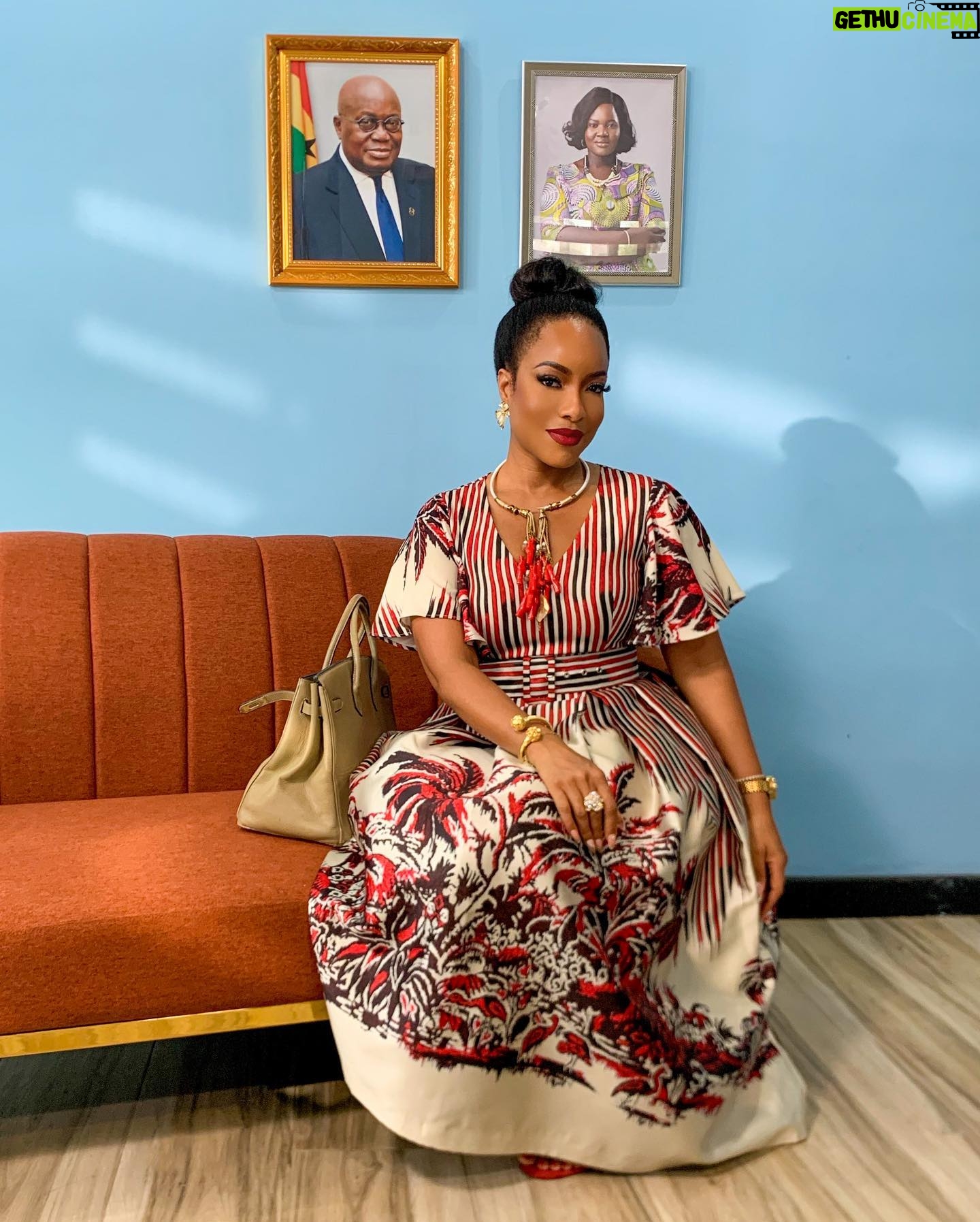 Joselyn Dumas Instagram - …Steady & Ready 🤎 Be sure to catch Madam Weekdays at 8pm on @akwaabamagic channel 150 on DSTV . Check your dstv local listings to find out when Madam airs in your country. 😘 @dstv_ghana @madamseriesam