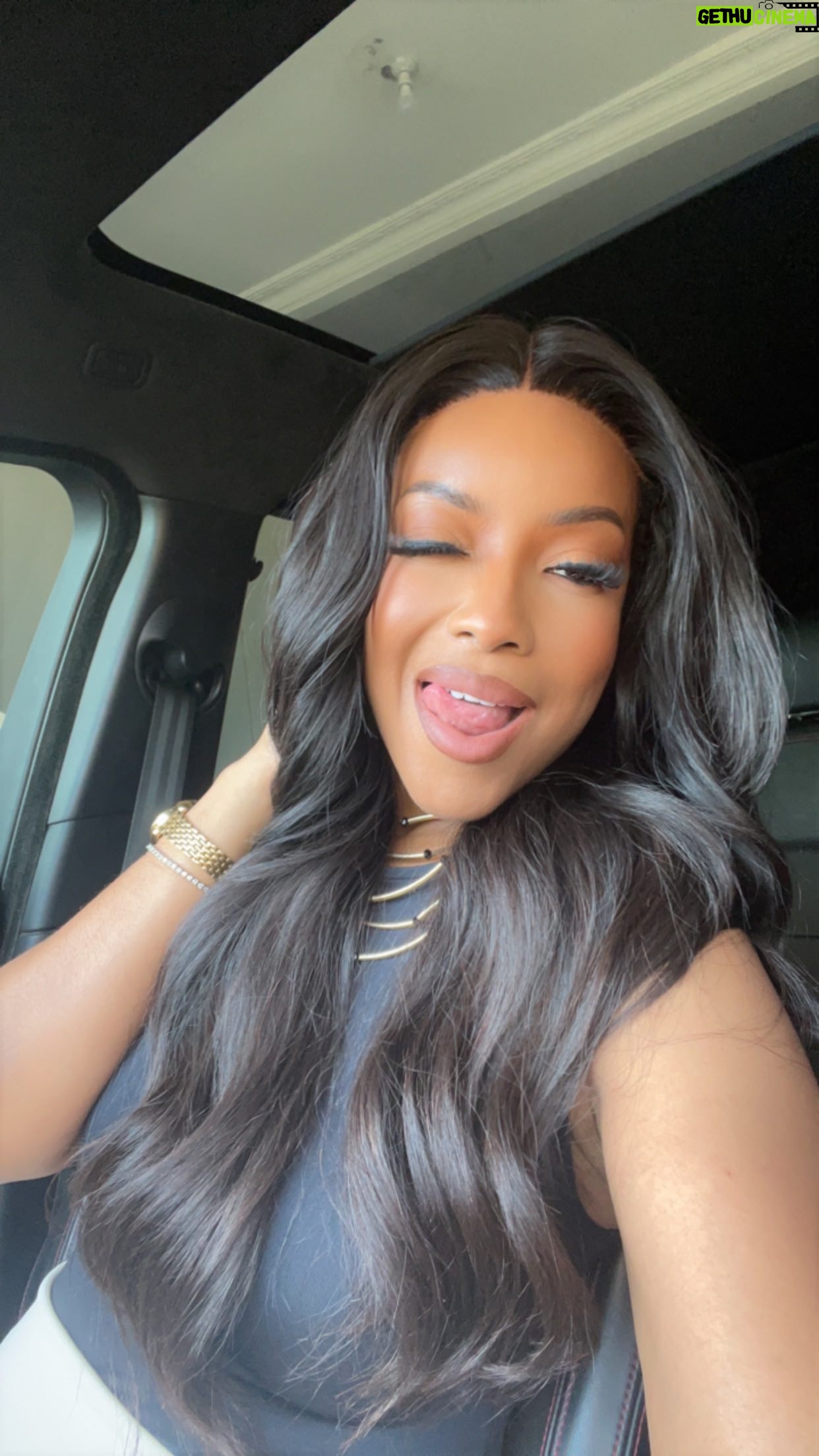 Joselyn Dumas Instagram - Big mood when you know #MADAM is finally streaming on @showmaxonline π Are we binge watching this weekend? π·πΏπ₯€π²ππ½#tgif This hairrr!!! @cmhairbyhills Jesuπππ½ββοΈ
