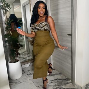 Joselyn Dumas Instagram - It’s my prayer that we all find the right circle of friends and the right partner…❤️🙏🏽 Happy New week!