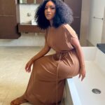 Joselyn Dumas Instagram – …Before y’all say it, it’s #Lankai with the 💍😂 Sabi Girl still available sha! ♥️✌🏾🙃
#Onset
#ActorsLife
#Madam #LankaiMorgan

Hair: @cmhairbyhills 
Make-Up: @denni_makeover