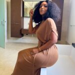 Joselyn Dumas Instagram – …Before y’all say it, it’s #Lankai with the 💍😂 Sabi Girl still available sha! ♥️✌🏾🙃
#Onset
#ActorsLife
#Madam #LankaiMorgan

Hair: @cmhairbyhills 
Make-Up: @denni_makeover