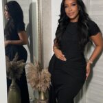 Joselyn Dumas Instagram – The most wonderful time of the year is just around the corner 💃🏾💃🏾🎄 … happy new week y’all 🖤 🖤
