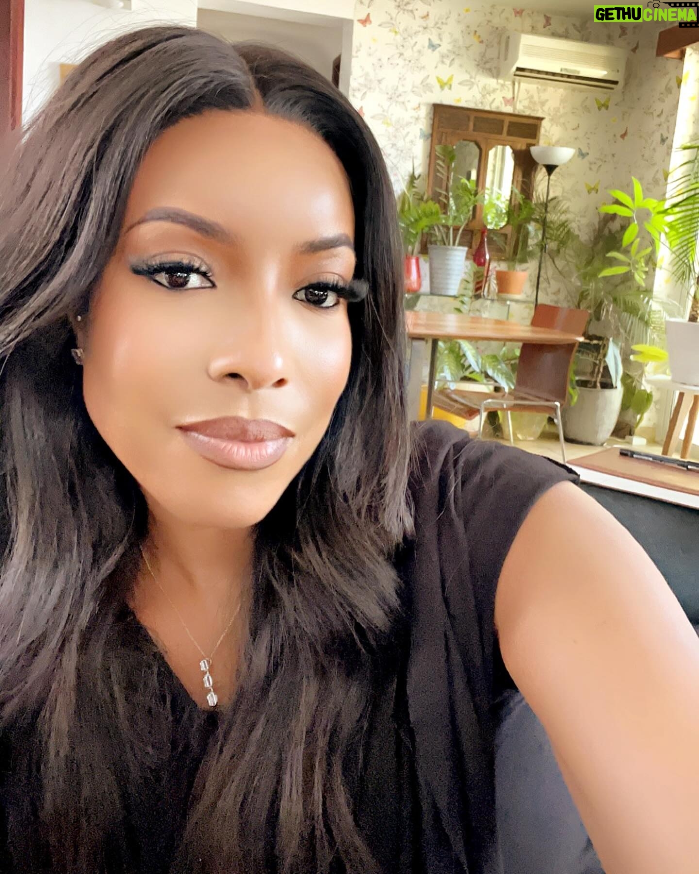 Joselyn Dumas Instagram - More love less worry.❤️ #loveabounds #loveandlight