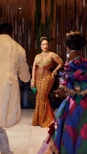 Joselyn Dumas Instagram - Dear readers… your Queen is here! 
#BridgertonNetflix 

Dress @pistisgh 
Stylist @kelvincentgh
Makeup @zamazondomakeupartistry_ 
Hair @redgingerforhair
Crown @velmasaccessories
Kente @goba_kente