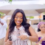 Joselyn Dumas Instagram - The song came up and I said chile hold my cocktail let me get a step in …. 🙃😍 #unavailablechallenge Music 🎶 by @davido