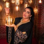Jouman Kathem Instagram - ✨🌙 ‏"مساء من رائحة رمضان وهلاله ، مساء يخبرنا كم هو جميل. شهر الخير أجمل الشهور😍✨". ‏🌙✨ رمضان كريم و ينعاد عليكم بالصحة و السلامة 🤍🕊️ ————— #joumankathemofficial #jouman #ramadan #جمان #جمان_كاظم #رمضان #ليالي_رمضان🌙