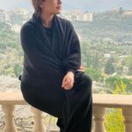 Jouman Kathem Instagram - لا تقل : سوف أفعل ، التسويف يرمي بك إلى القاع ، ابق صامتاً ، حتى تبلغ هدفك ، ثم ابتسم وقل : لقد فعلتها ♥️ . .. #جمان_كاظم #شهد #المتمرد #كواليس #كواليس_تصوير #شهد_واصيل #بيت_شهد #ام_بي_سي_العراق #مسلسلات_رمضان #رمضان_يجمعنا