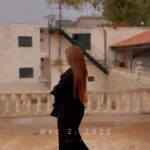Jouman Kathem Instagram - "أدرسِي، اقرئِي، تثقفي، إزدادِي جمالاً، كونِي ‏امرأةً نادرة لا يمكن العثور عليها بسهولةٍ، ثم ‏اجتهدِي وواجهِي الحياة بألف قوةٍ."🍃🕊️ . . #جمان_كاظم #شهد #المتمرد #كوني_قوية #كوني_انتي #تفاؤل #مسلسل_المتمرد #مسلسلات_رمضان #العراق #شهد_واصيل #قوية #المرأة_القوية #بيت_شهد #كواليس #كواليس_تصوير
