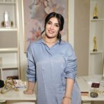 Jouman Kathem Instagram - لا تضع حدود لخيالاتك ، أحلم ثم أحلم ثم أحلم .. ، فلا بد يوماً أن تمطر سماوات الأحلام غيثاً وفيرا🍃☁️ @jouman.boutique ⚜️ . . . #جمان #جمان_كاظم #joumankathem #joumankathemofficial #احلم #dream