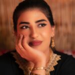 Jouman Kathem Instagram - ‏٨ | رمضـان 🌙 ‏يوماً ما .. حين تلمس أطراف حلمك، ستشكر نفسك على كل تحدٍ واجهته، وألم صافحته، وجرح صالحته، وقرار شجاع اتخذته، على كل إحباط تجاهلته، وسرير آمن غادرته. على كل الخيارات الصغيرة والقرارات الكبيرة التي صنعت واقعاً تعتز به وتطمئن له. 🤍🕊️ ————— #joumankathemofficial #jouman #ramadan #جمان #جمان_كاظم #رمضان #ليالي_رمضان🌙