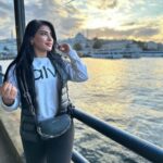 Jouman Kathem Instagram - ارضاء النّاس غاية لا تَلزمني." 🕊️🌿 . #جمان #اكسبلور #explore