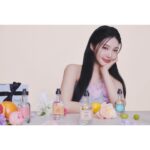 Joy Instagram - @freshbeauty 🌿 @allurekorea 💚 #Allure_DigitalEdition #freshfragrance EDITOR | 이정혜 PHOTO | 고원태 STYLIST I 박서현 HAIR | 한별(제니하우스) MAKEUP | 강예원(제니하우스) SET | 박주영 DESIGN| 원희승 🫶