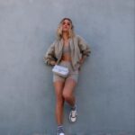 Joy Corrigan Instagram - @alo new sneaker color alert 👟👽🩶