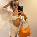 Joy Corrigan Instagram - 🏖️🐥