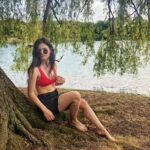 Joyce Ilg Instagram – Wart ihr dieses Jahr schon am See? Der erste Tag am/im Wasser läutet für mich immer den Sommer ein! Liebs! 

#summervibes