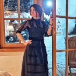 Joyce Ilg Instagram – 🖤❄😂
Kleiner Atmosphere-Switch im Swipe…

#Dirndl #Wednesday #Snow #Winterwonderland