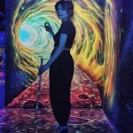 Joyce Ilg Instagram - #freethenipple 😂 Wart ihr schonmal beim 3D-Schwarzlicht-Minigolf? Gibt in Köln sogar 2 Stellen, wo man das spielen kann und man hat gleichzeitig das Gefühl, man wäre in einer Kunstausstellung. Hab ich Mama @claudia_ilg zum Geburtstag geschenkt und wir habens vorletzte Woche eingelöst. #Schwarzlicht #Minigolf #Schwarzlichtminigolf #universe
