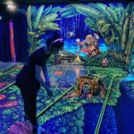 Joyce Ilg Instagram - #freethenipple 😂 Wart ihr schonmal beim 3D-Schwarzlicht-Minigolf? Gibt in Köln sogar 2 Stellen, wo man das spielen kann und man hat gleichzeitig das Gefühl, man wäre in einer Kunstausstellung. Hab ich Mama @claudia_ilg zum Geburtstag geschenkt und wir habens vorletzte Woche eingelöst. #Schwarzlicht #Minigolf #Schwarzlichtminigolf #universe