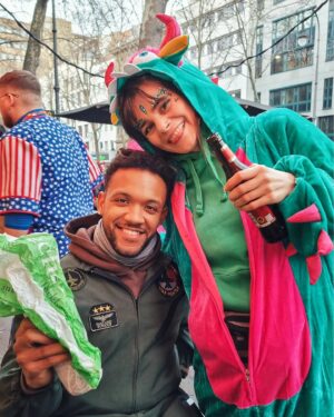 Joyce Ilg Instagram - 3x Kölle Alaaf & 3 Kostüme hatte ich: Drache 🐉, Wednesday (mit meiner Sis als Wednesdays Mitbewohnerin Enid) 🖤 & Elfe 🧝‍♀️ Wie habt ihr euch kostümiert? Oder mögt ihr kein Karneval und kostümieren? 😂 Ich als eschtes kölsches Mädsche liebe ich es natürlich! Hab mit Family & Friends 4 von 6 Tagen gefeiert und 2 ausgesetzt. In meiner Story seht ihr noch die Reste von gestern und heute 🤣 #KölleAlaaf #Karneval #Kostüm #fünfteJahreszeit