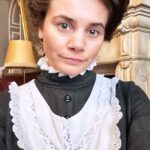 Joyce Ilg Instagram – Für einen historischen Dreh letzte Woche in Belgien wurde ich umgestylt von der wundervollen @sandfoermchenpiratin 🤍 ich liebs! Ich wollte schon immer mal historisch drehen & nach fast 20 Jahren warten wars dann jetzt endlich soweit 😂😍 Ich bin bei der 2. Staffel „Oktoberfest 1905“ von @zeitsprungpictures dabei. 

#historisch #Umstyling #Verwandlung #makeover