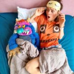 Joyce Ilg Instagram – *Werbung 😴 Seid ihr Typ Albtraum oder Typ süße Träume? Ich keins von beidem. Wache meist morgens auf und weiß nix von meinen Träumen 😂. Ich tracke die letzte Zeit meinen Schlaf mit meiner #GalaxyWatch4, weil Schlaf extrem wichtig ist für unsere körperliche und geistige Gesundheit. Aber nicht nur die Schlafdauer, sondern auch die Qualität spielt eine große Rolle & die kann ich mit der Smartwatch abchecken. In meiner Story hab ich heute auch noch einiges an Infos für euch zu diesem Thema. Checkt sie mal ab, wenn ihr euch damit noch nicht befasst habt. 

#TeamGalaxy #withGalaxy @samsunggermany #schlaf #sleep #dream