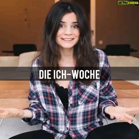 Joyce Ilg Instagram - DIE ICH-WOCHE! ❤🫂 Dabei geht es um jedes einzelne Ich, denn wir selbst sollten uns wichtig sein. Du bist wichtig & wertvoll, also kümmer dich gut um dich. Die Woche folgen weitere Beiträge zu unser aller Ichs 😊😉 #selbstliebe #ich #selfcare #selbstwertgefühl
