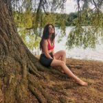 Joyce Ilg Instagram – Wart ihr dieses Jahr schon am See? Der erste Tag am/im Wasser läutet für mich immer den Sommer ein! Liebs! 

#summervibes