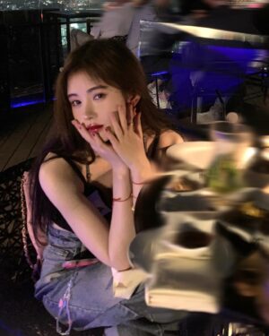 Ju Jingyi Instagram - 😊