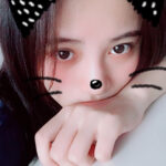 Ju Jingyi Instagram - 在房间对抗流感好几天了，还得做功课😷