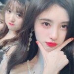 Ju Jingyi Instagram - ❄️👭👭👯‍♀️💃🏻🤟🏻