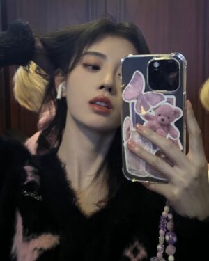 Ju Jingyi Instagram - hu~