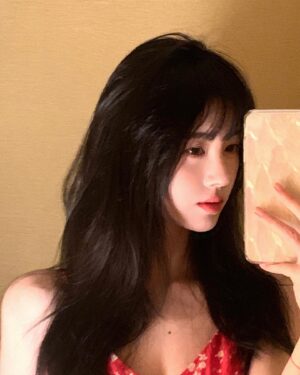 Ju Jingyi Instagram - hu~