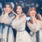 Ju Jingyi Instagram – ❄️👭👭👯‍♀️💃🏻🤟🏻