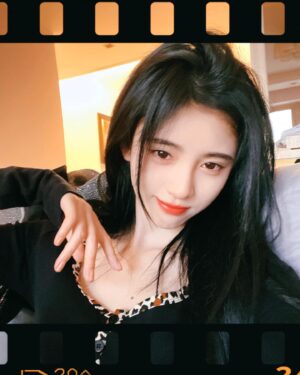 Ju Jingyi Instagram - 家里的库存😆